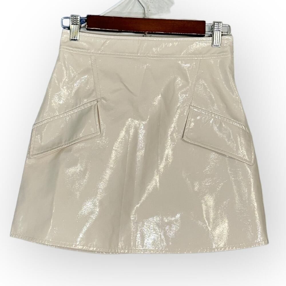 River Island Mini Skirt Women's 6 UK/2 US Cream Faux Leather NWOT - Picture 2 of 7